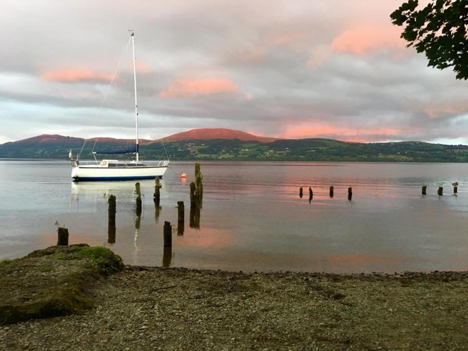 Lakeside Cottage Killaloe Bagian luar foto