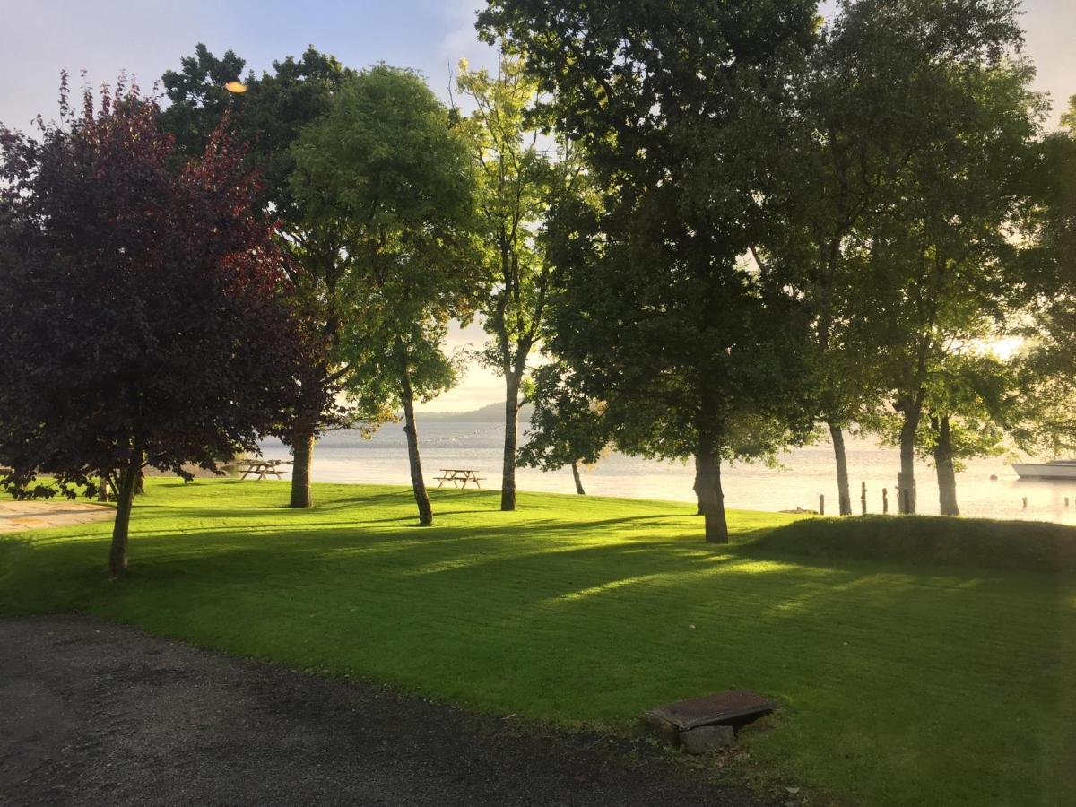Lakeside Cottage Killaloe Bagian luar foto