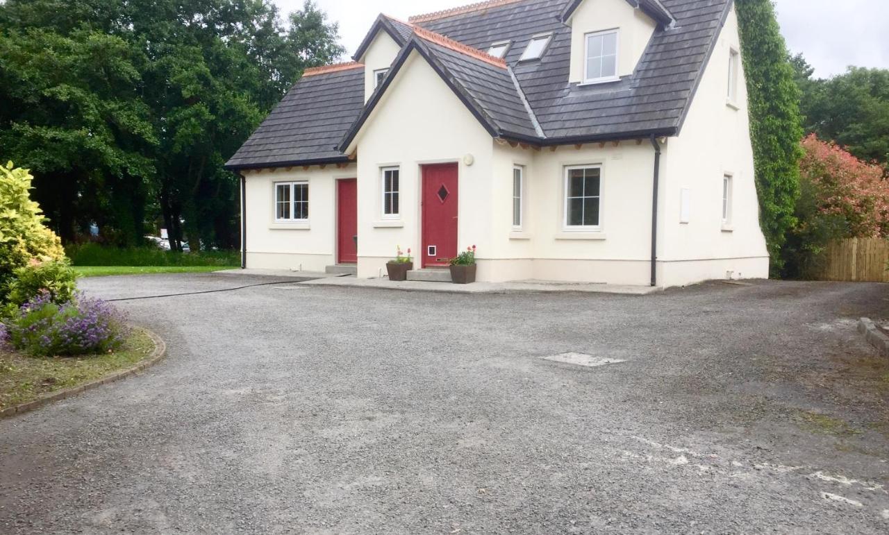 Lakeside Cottage Killaloe Bagian luar foto