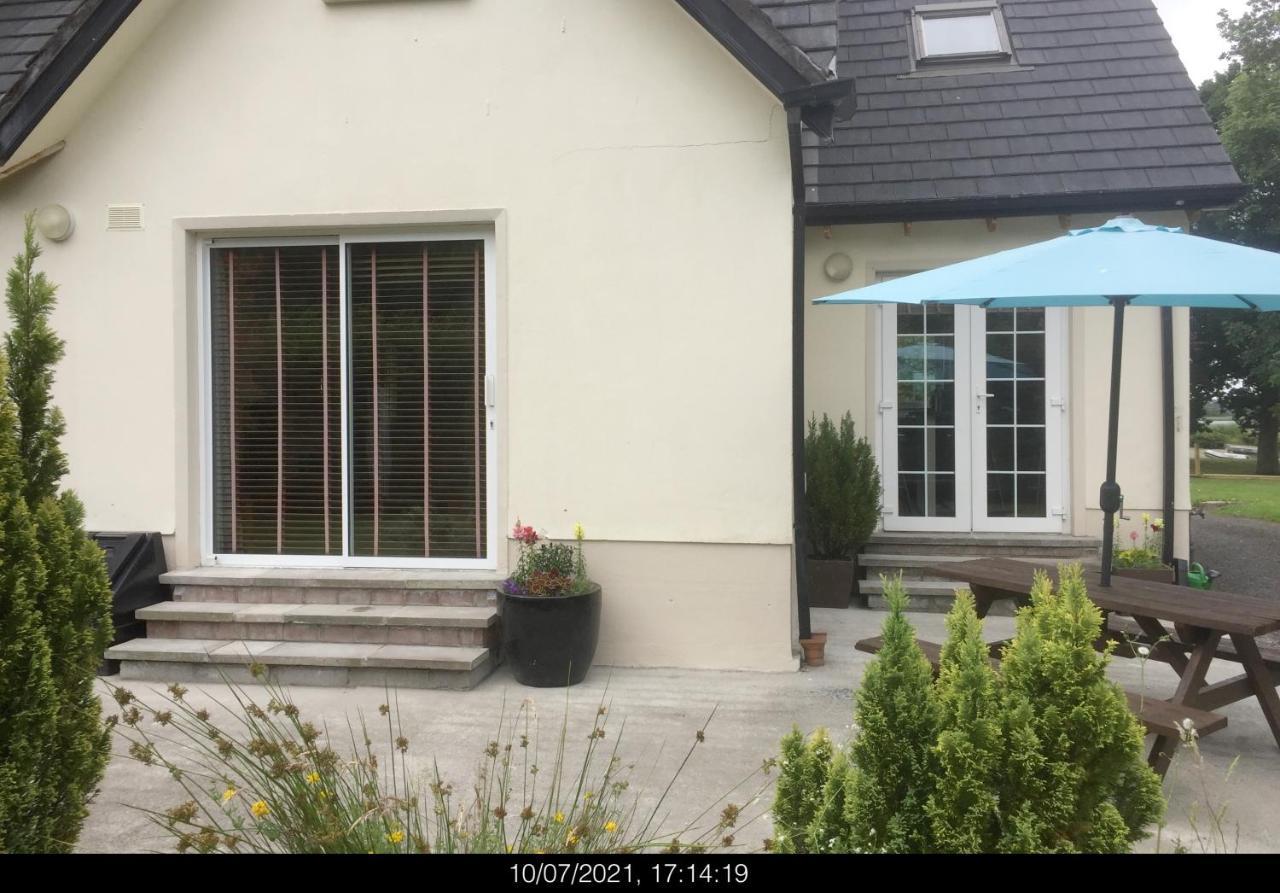 Lakeside Cottage Killaloe Bagian luar foto